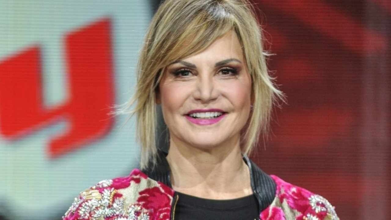 Marta Fascina e la foto che fa il giro del web: gli auguri di Ferragosto con Berlusconibuzzday.info