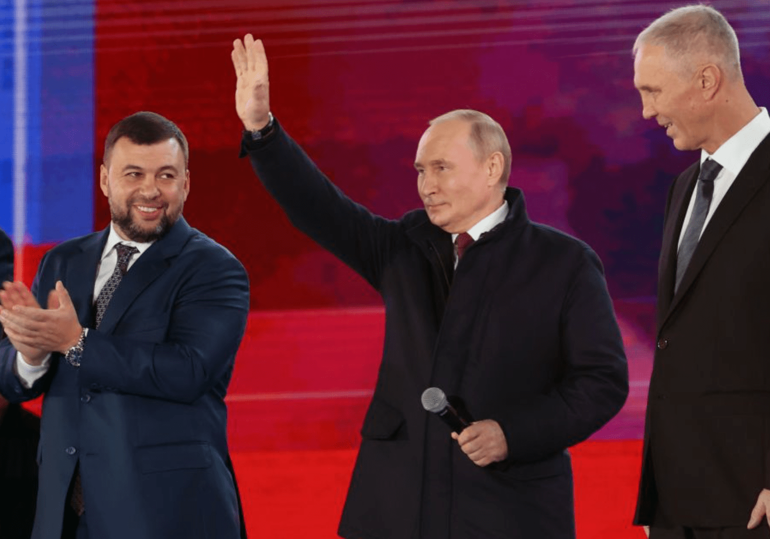 Путин вышел на сцену в куртке за 435 тысяч рублей ➤ Buzzday.info