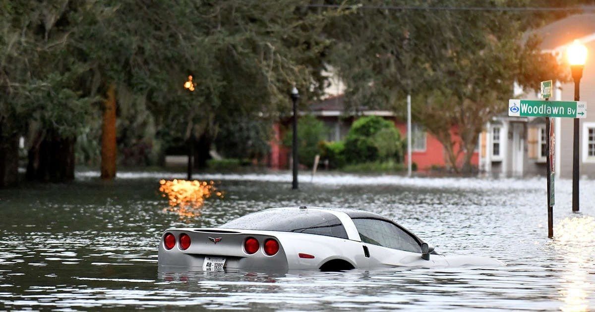 Come scappare dall’interno di un’auto se sta affondando in acqua