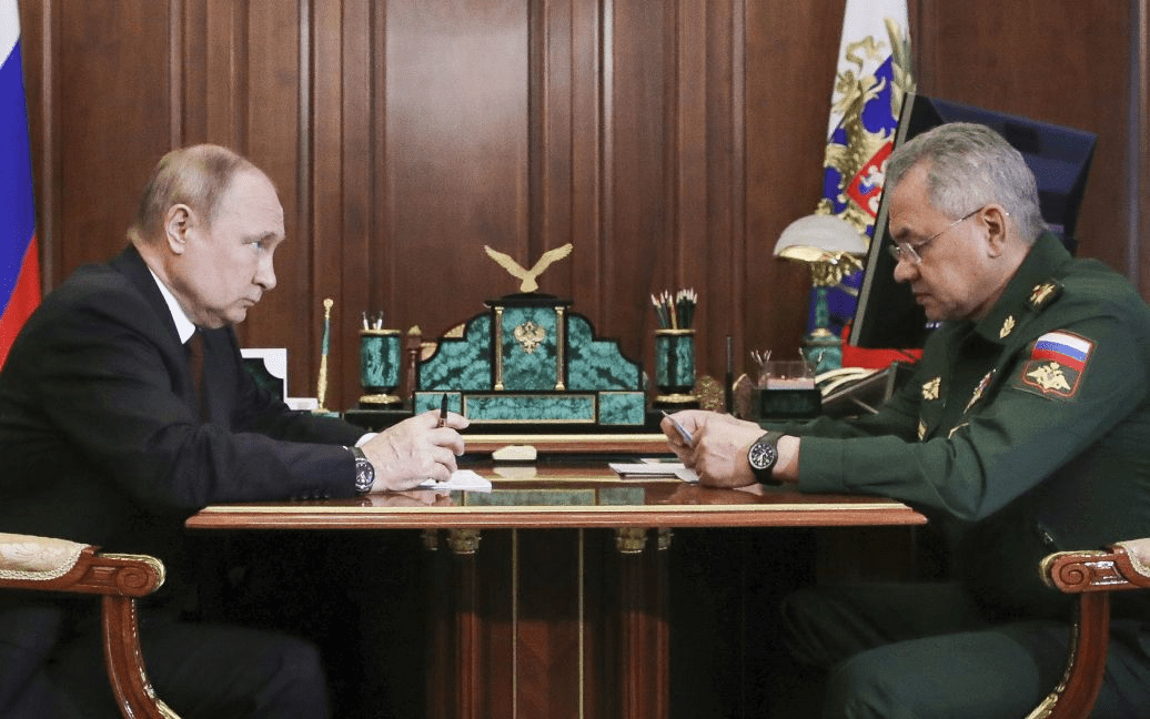Від найкращого друга Путіна до цапа-відбувайла: чому диктатор більше не довіряє Шойгу ➤ Buzzday.info