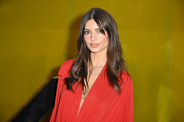 Emily Ratajkowski JEST W POLSCE! Wiemy, po co przyleciała! ➤ Buzzday.info