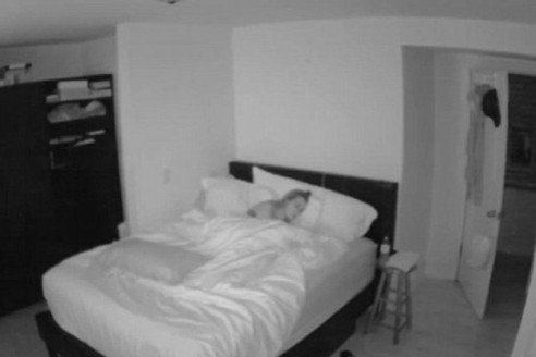 Mąż zainstalował w domu monitoring i filmował żonę na ukrytej kamerze, a oto co widział ➤ Buzzday.info