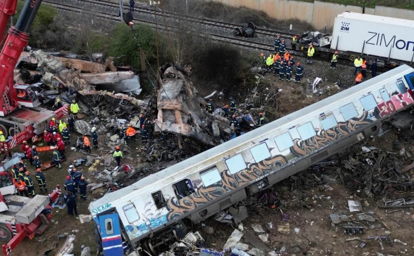 ￼Scontro fra due treni in Grecia: vagoni inghiottiti dalle fiamme￼ ➤ Buzzday.info