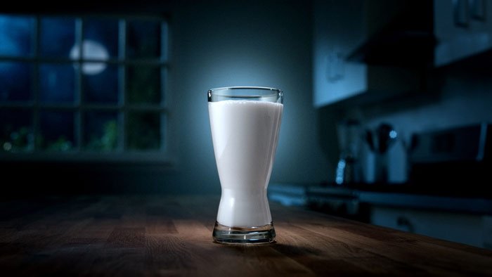 Ce se întâmplă dacă bei un pahar de lapte înainte de culcare în fiecare seară. Este contraindicat unor persoane ➤ Buzzday.info