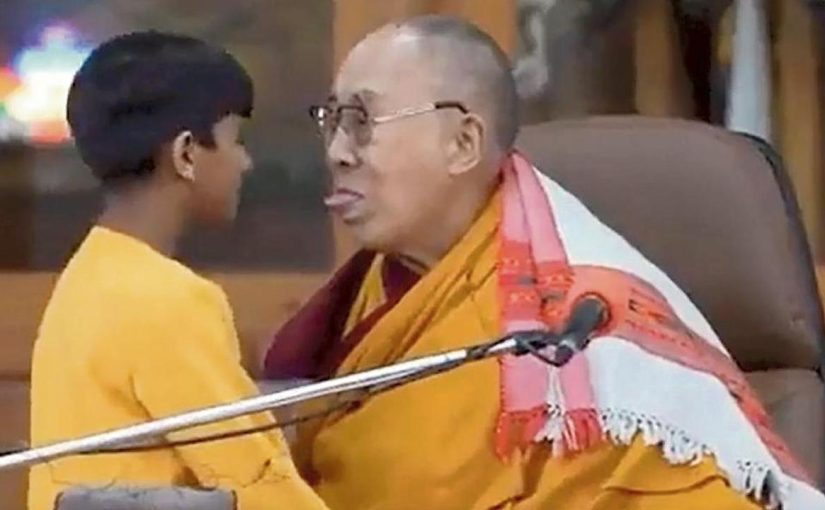 “Succhia la lingua”, dice il Dalai Lama al bambino. Quando sorgono polemiche, si scusa ➤ Buzzday.info