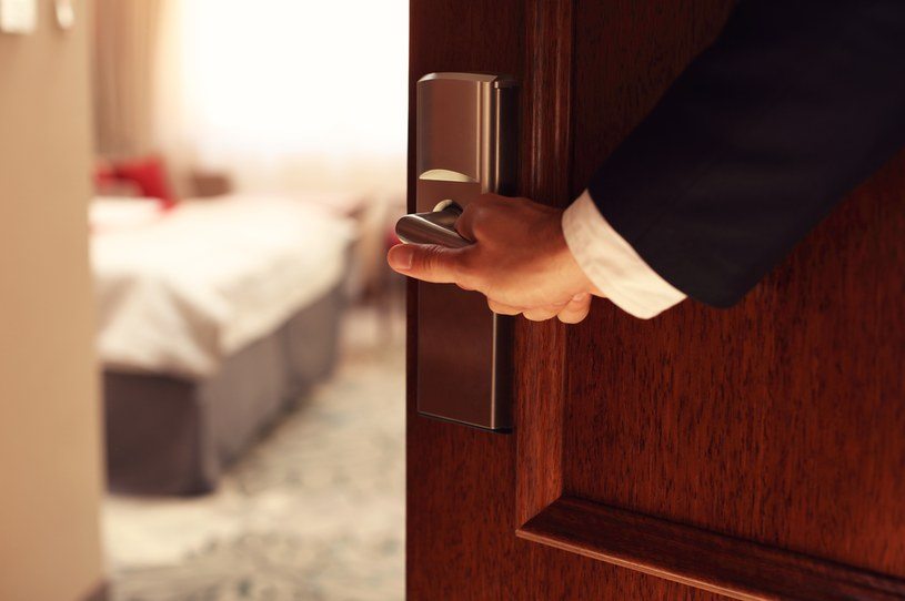 Kierownik hotelu stwierdza. “To jest coś, czego powinieneś unikać w swoim pokoju” ➤ Buzzday.info