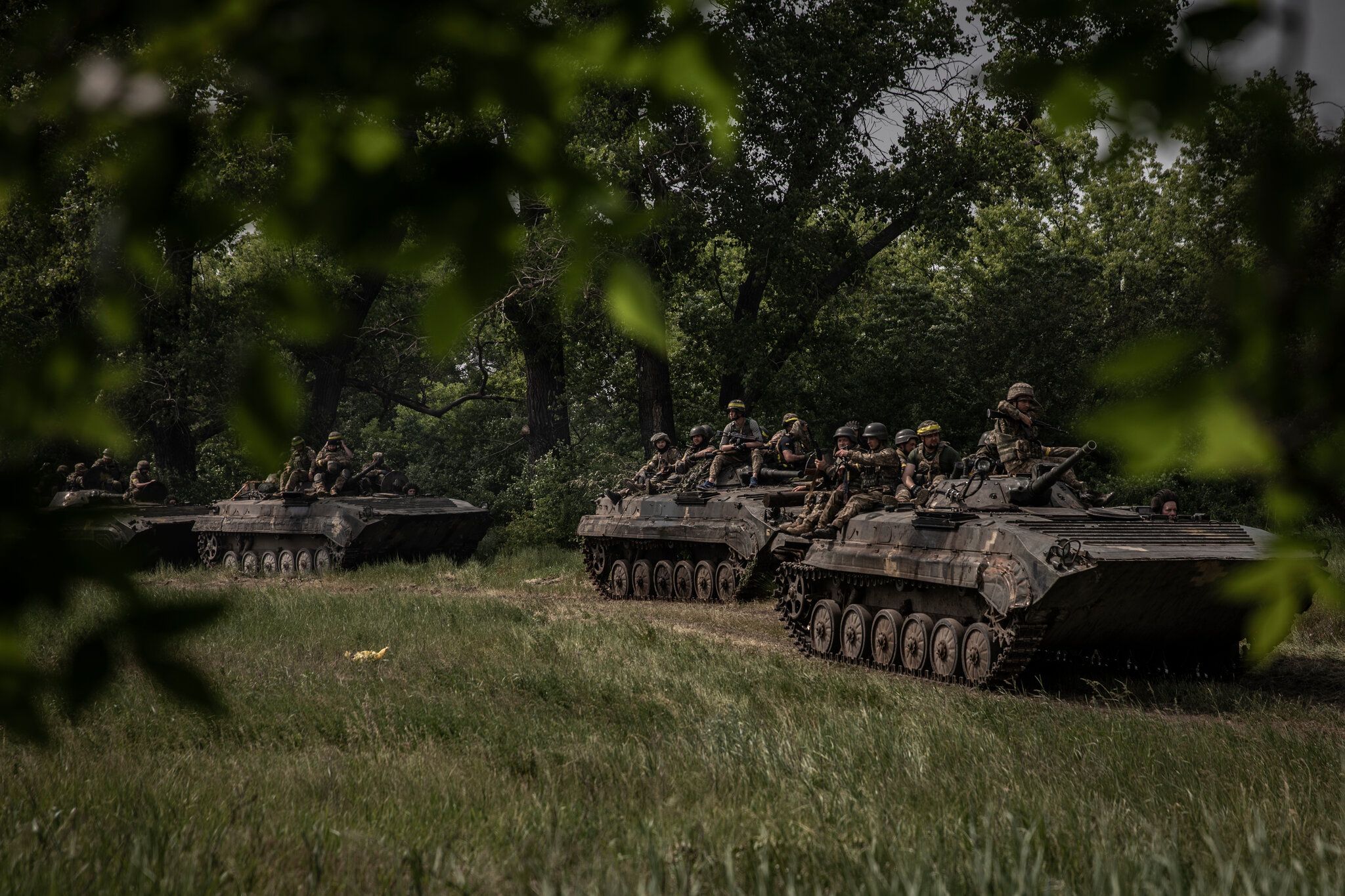 Putin will cry: Footage of the war in Ukraine shows artillery hitting Russian “armor.”