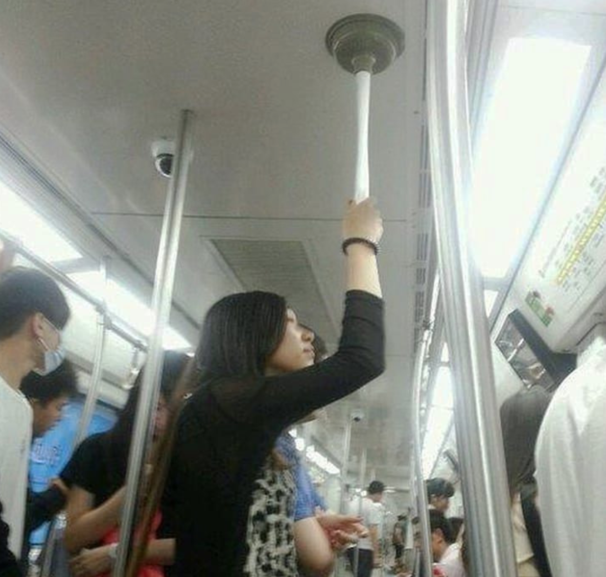 Subway surveillance cameras: The craziest and funniest photos