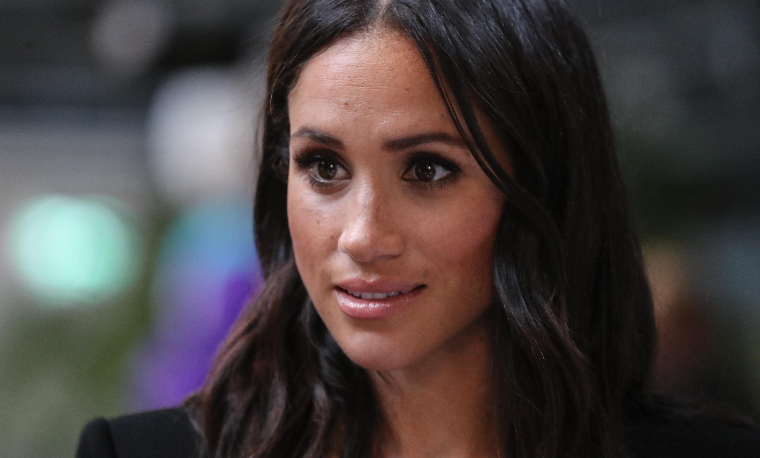 Meghan Markle jest w strasznym stanie. Oto, co zobaczyli na jej ramieniu