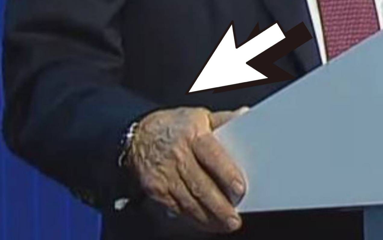 Niebieska ręka Władimira Putina. Taką samą miała Elżbieta II. Zmarła kilka dni później… ➤ Buzzday.info
