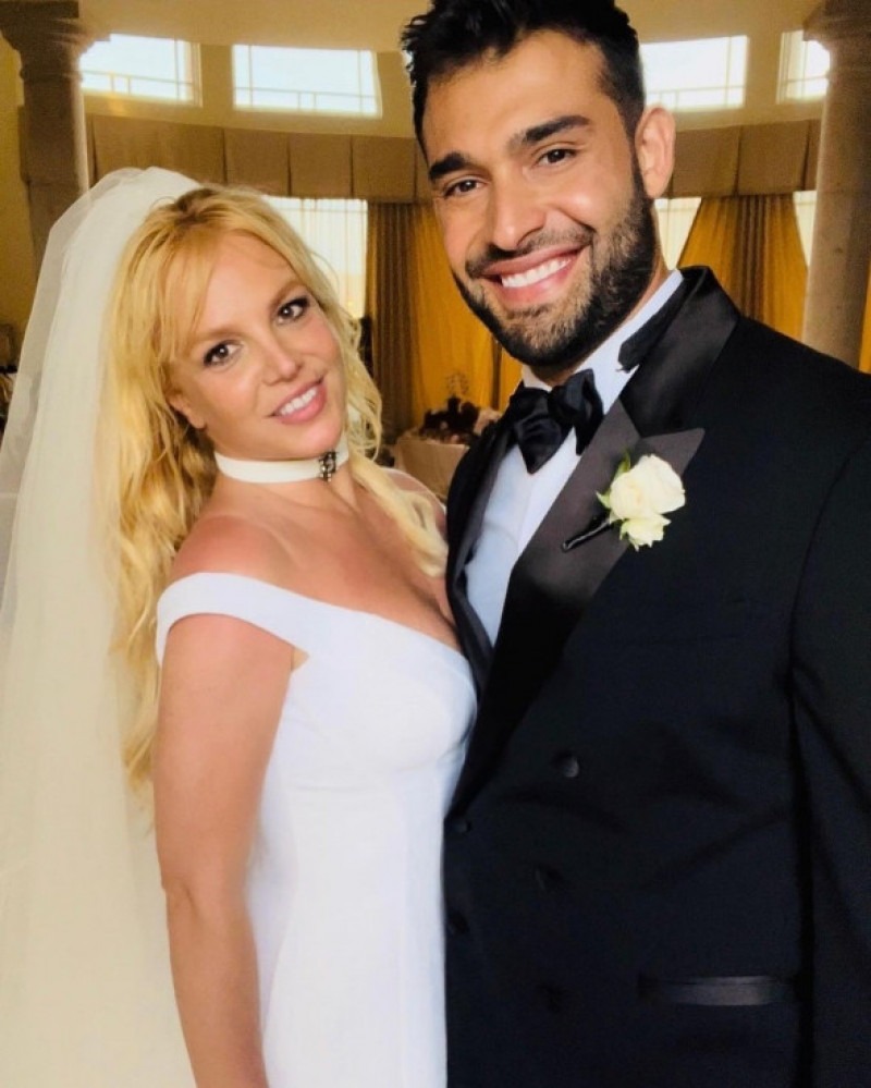 BRITNEY SPEARS DIVORȚEAZĂ DE SAM ASGHARI DUPĂ 1 AN DE CĂSNICIE. ACTORUL A TRECUT LA AMENINȚĂRI