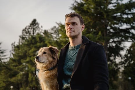 A man walks his dogs every morning until people discover he hides an incredible secret