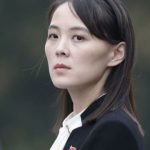 Dans un livre récemment publié par Sung-Yoon Lee, universitaire et spécialiste de la Corée du Nord, la sœur de Kim Jong-un, Kim Yo-jong, est qualifiée de “femme la plus dangereuse du monde”, et voici pourquoi ➤ Buzzday.info