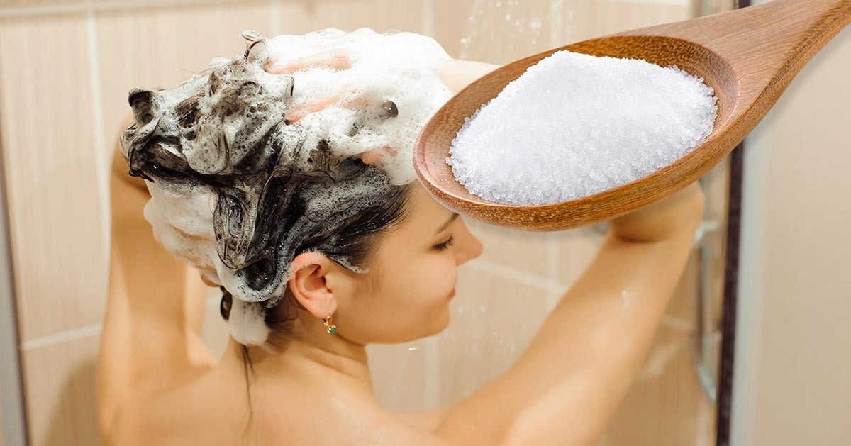 Dodaj sól do szamponu. Pozbędziesz się irytującego problemu. ➤ Buzzday.info