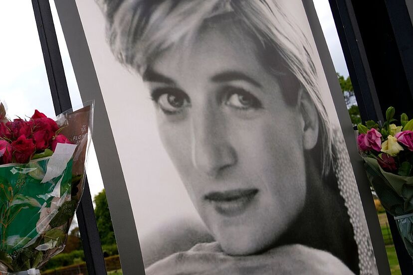 Princess Diana’s final words to the firefighter who held her hand and tried to save her