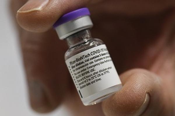 Vaccinații cu vaccinul Pfizer trebuie să citească acest lucru