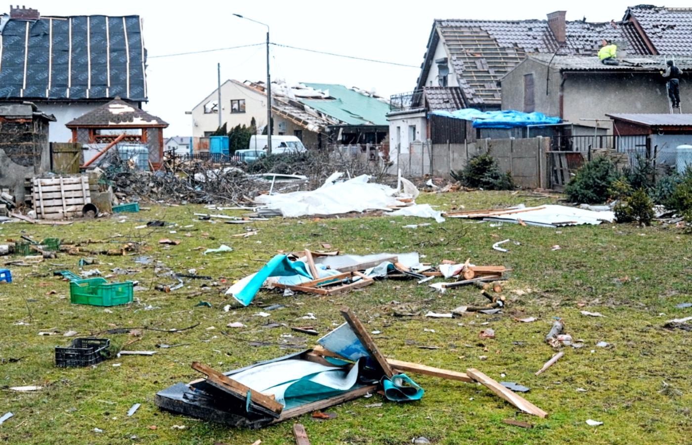 Nadchodzi koszmarna burza – wiatr o prędkości od 130 do 150 kilometrów na godzinę.