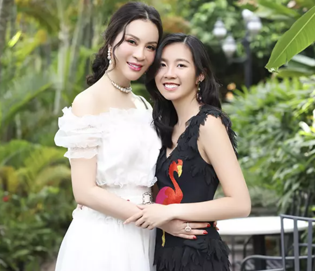Con gái MC Thanh Mai, Alex vừa đón sinh nhật lần thứ 20 tại Mỹ, nơi cô đang theo học ➤ Buzzday.info
