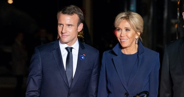 Brigitte Macron portait des bottes de luxe lors de l’hommage à Jacques Delors, ce qui peut surprendre ➤ Buzzday.info
