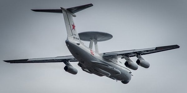 L’armée de l’air ukrainienne a annoncé lundi avoir abattu deux avions russes au-dessus de la mer d’Azov