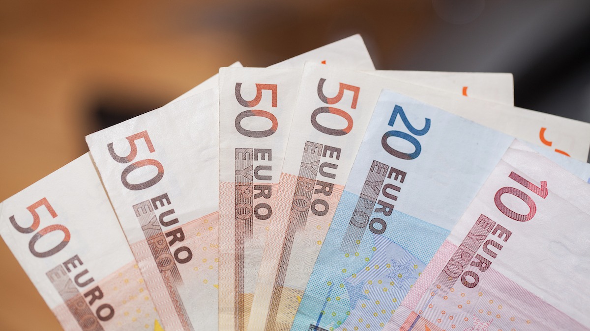 Ai disoccupati un bonus di 300 euro, un nuovo regalo per gli italiani, pretendendo che sia diretto