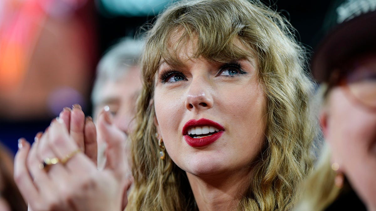 The Tragic Story Of Taylor Swift’s Parents Is Just Sad