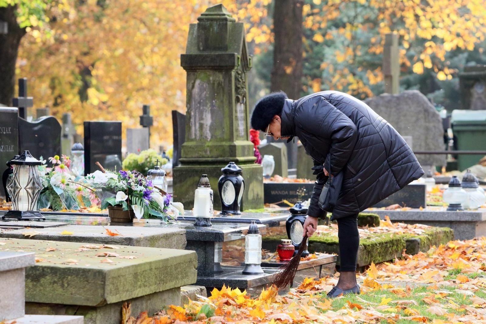 Czterech zachowań należy unikać na cmentarzu, aby zapobiec nieszczęściu
