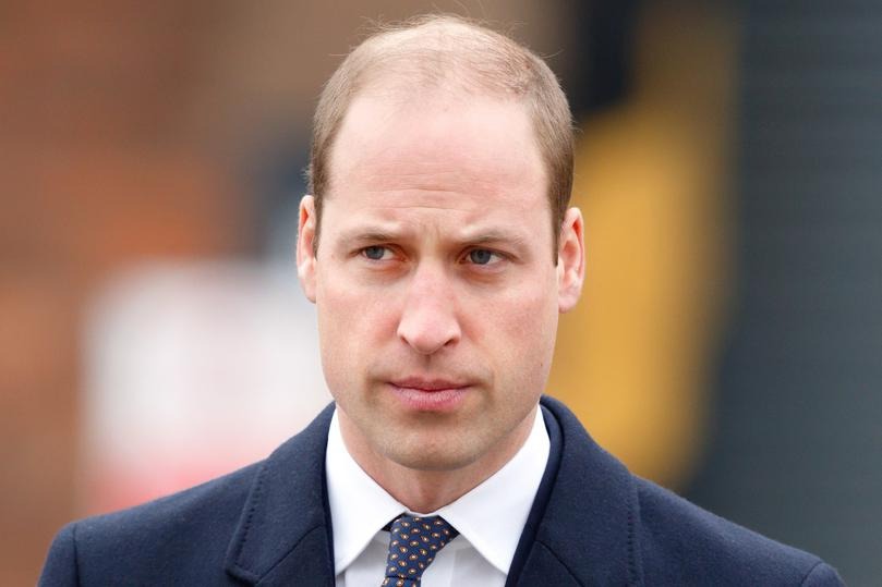 Le prince William est confronté à une décision difficile : informer Kate Middleton de son état de santé ➤ Buzzday.info