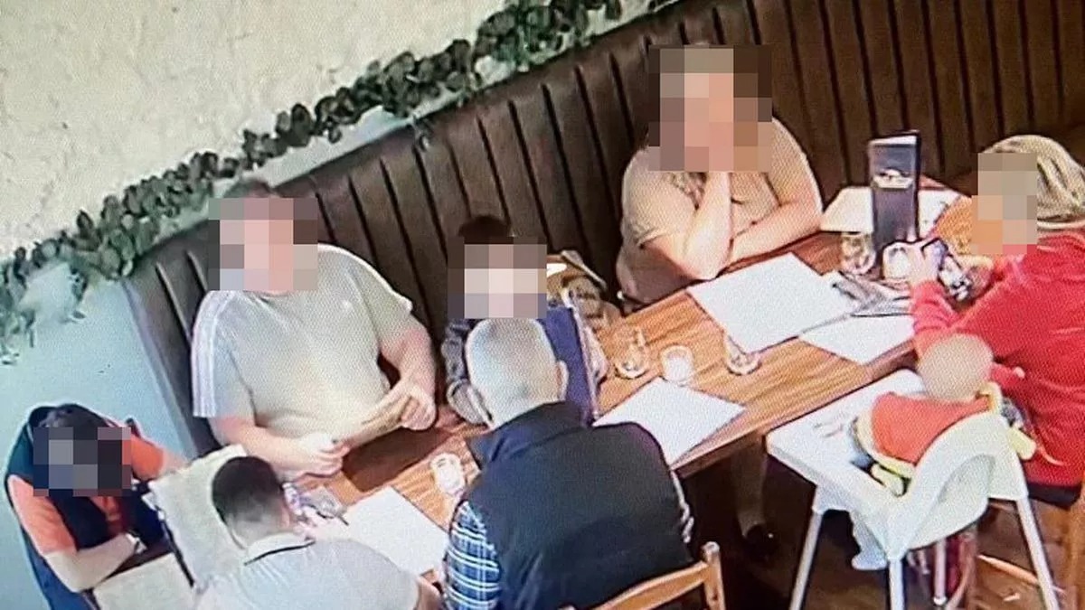 A family of eight who ‘dined in and out’ have been condemned online for ‘leaving without paying their £329 bill’ ➤ Buzzday.info