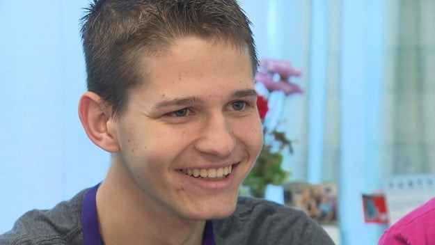 17-letni wówczas Zack Clements upadł w trakcie treningu będąc w szkole ➤ Buzzday.info