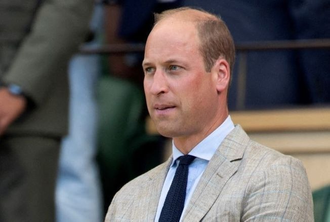 Le Prince William a été vu dans un pub avec une autre brune. Cependant, le prince William ne se laisse pas abattre