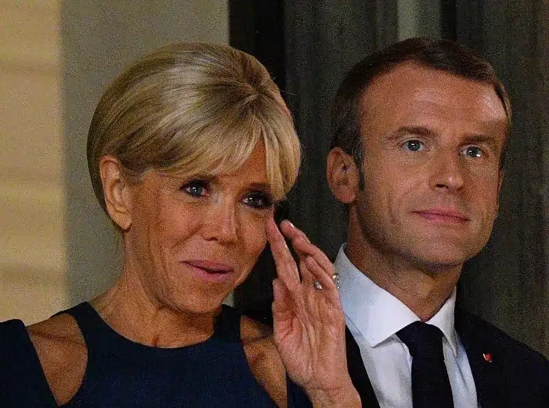 Emmanuel Macron : Brigitte lui plaît en privé