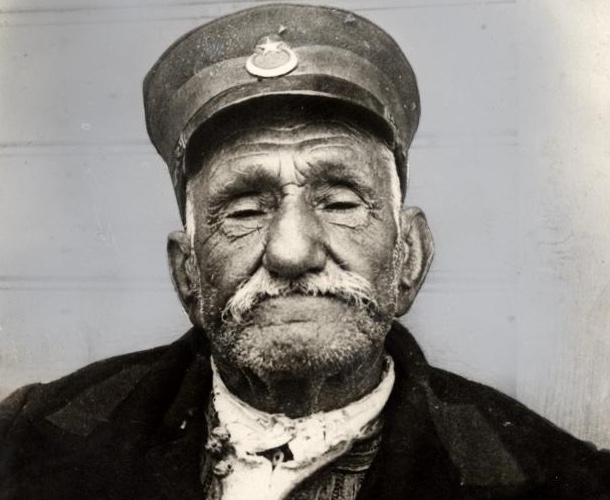 Zaro Aga, the world’s longest-living man, was born in 1777 and died in 1934. He saw 10 Ottoman sultans ➤ Buzzday.info