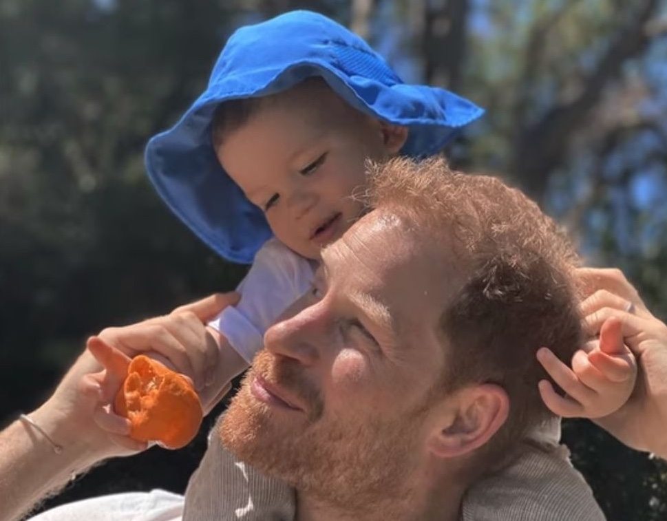 Prince Harry’s hands-on dad moment with adorable son Archie ➤ Buzzday.info