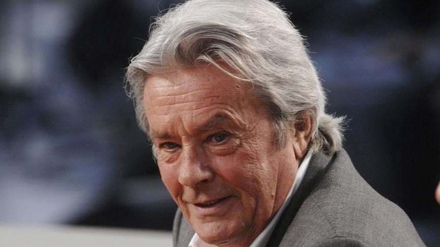 Alain Delon est décédé. Alyson, la petite-fille illégitime qui vivait dans l’ombre