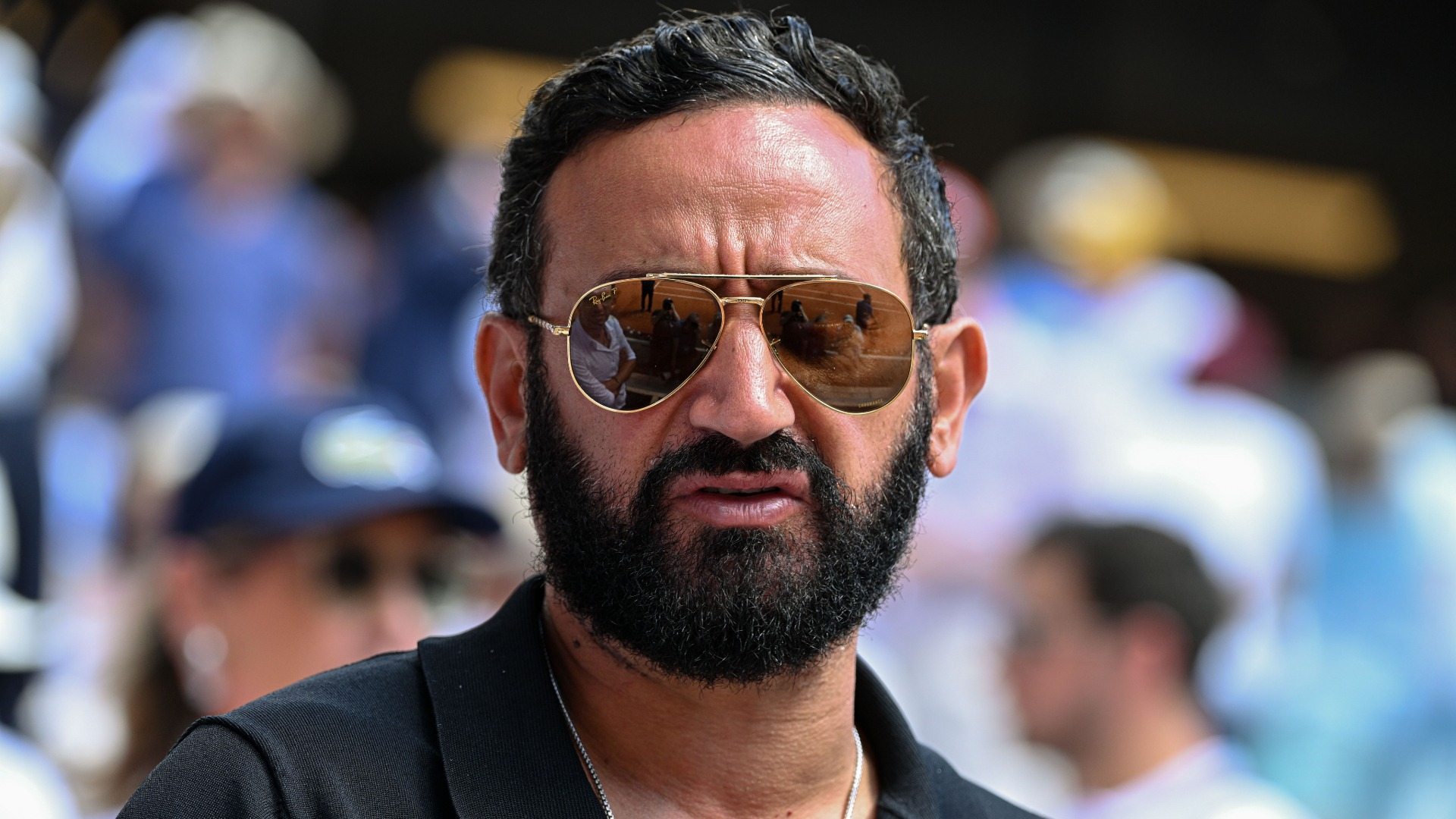 Cyril Hanouna, très vindicatif, lâche sans vergogne sa bile sur son pire ennemi