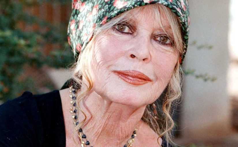 “Je ne m’habille plus” : Brigitte Bardot retirée du monde, elle s’est débarrassée de ses vêtements ! ➤ Buzzday.info