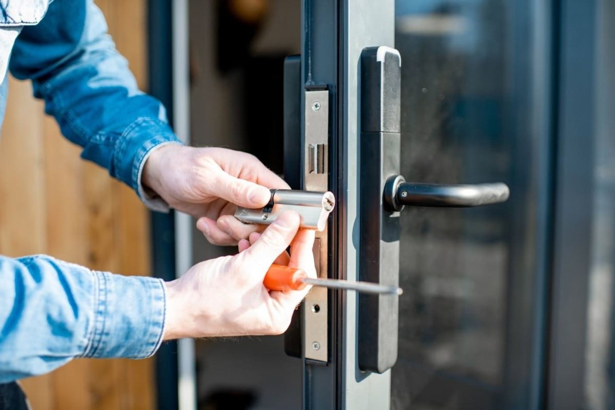 Clé cassée dans la serrure ? Astuces simples à essayer