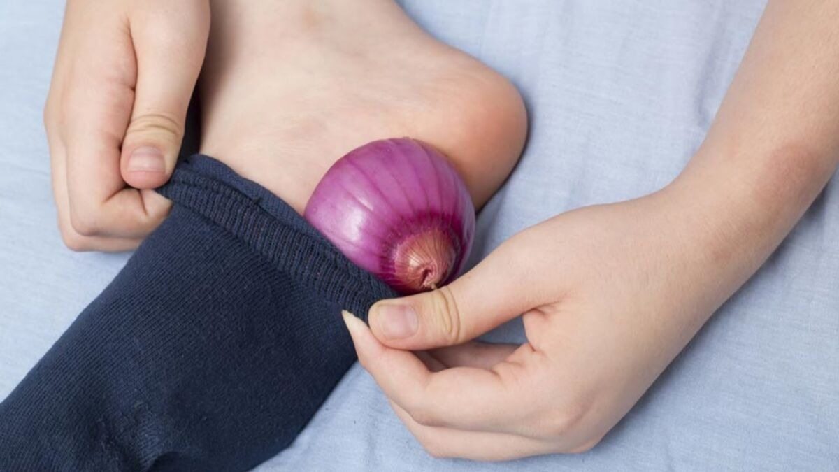 Une fois, j’ai dormi avec un oignon dans ma chaussette, et voici ce qui en est ressorti ➤ Buzzday.info