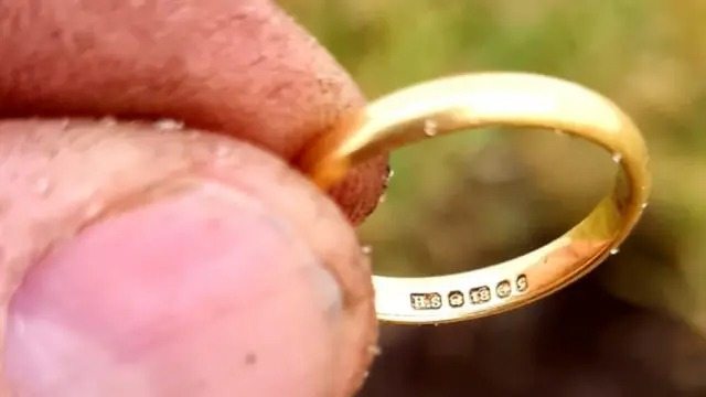 Farmer Finds Diamond Ring. When He Shows It To His Wife, She Says, “I Want A Divorce”