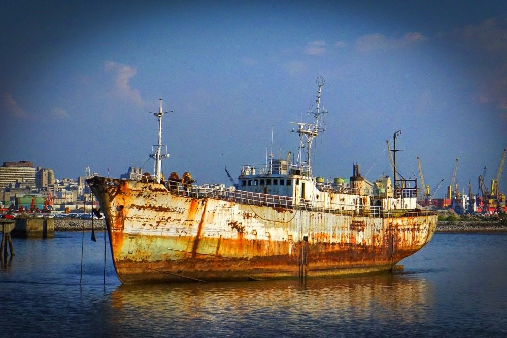 Boat Appears After Being Missing For 20 Years. Fisherman Turns Pale After Seeing What’s Inside ➤ Buzzday.info