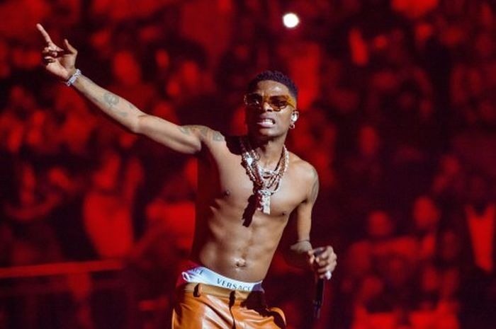 Popular Nigerian singer Ayodeji Balogun, known by his stage name Wizkid, has reignited tensions with his colleague, Davido