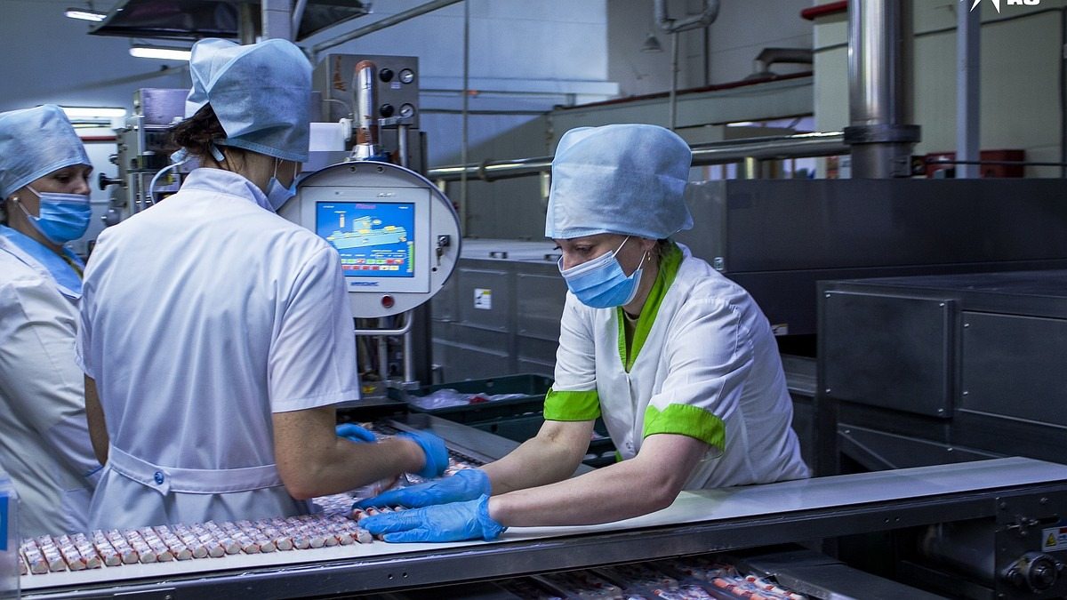 After seeing how they’re made, people vow never to eat crab sticks again