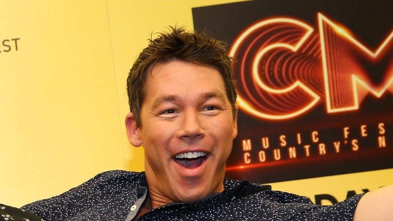 What HGTV Stars Have Said About David Bromstad ➤ Buzzday.info