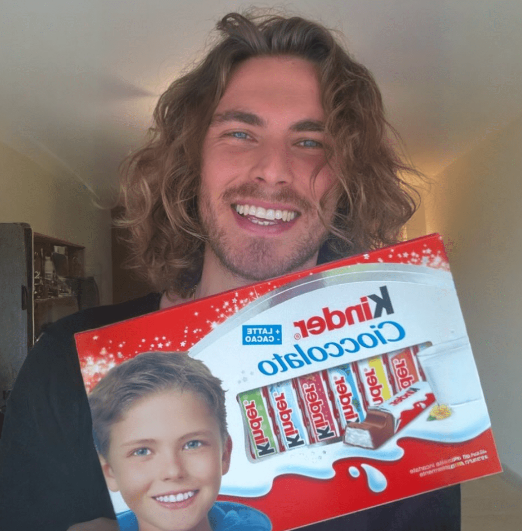 Tak wygląda dziś chłopiec z Kinder Chocolate. Trudno uwierzyć, że to on!