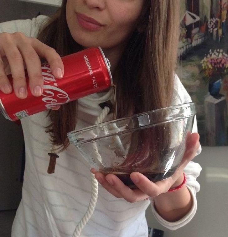 This is why you should wash your hair with cola