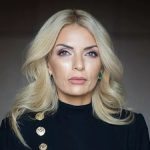 Iată cât de bogată este Laura Vicol. Are o colecție de bijuterii de lux și ceasuri în valoare de aproape 1 milion de euro ➤ Buzzday.info