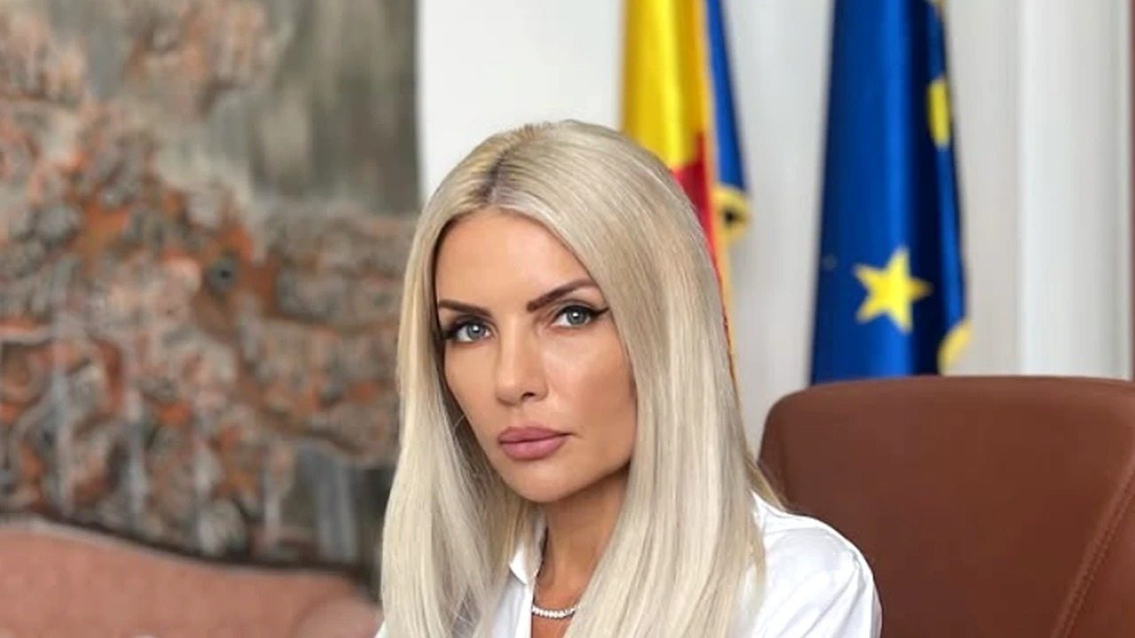 Iată cât de bogată este Laura Vicol. Are o colecție de bijuterii de lux și ceasuri în valoare de aproape 1 milion de euro