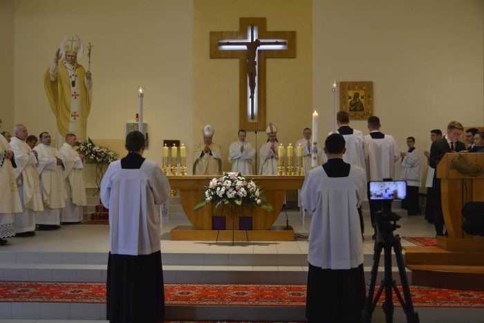 Każdy to robi, a to są ciężkie grzechy. Duchowni apelują do zdrowego rozsądku