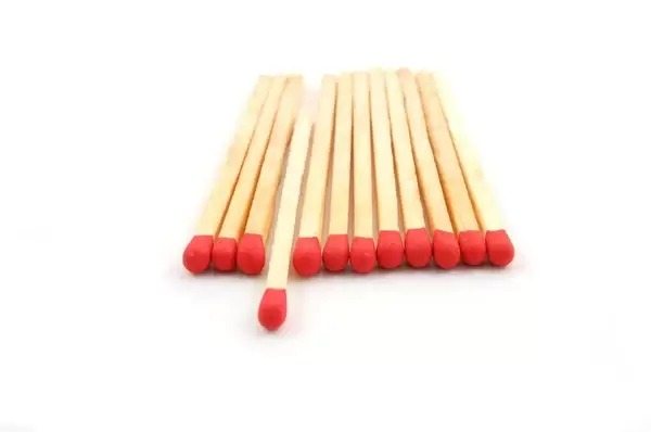 Test IQ cu chibrituri | Mutați un singur stick pentru a corecta 3 + 4 = 9